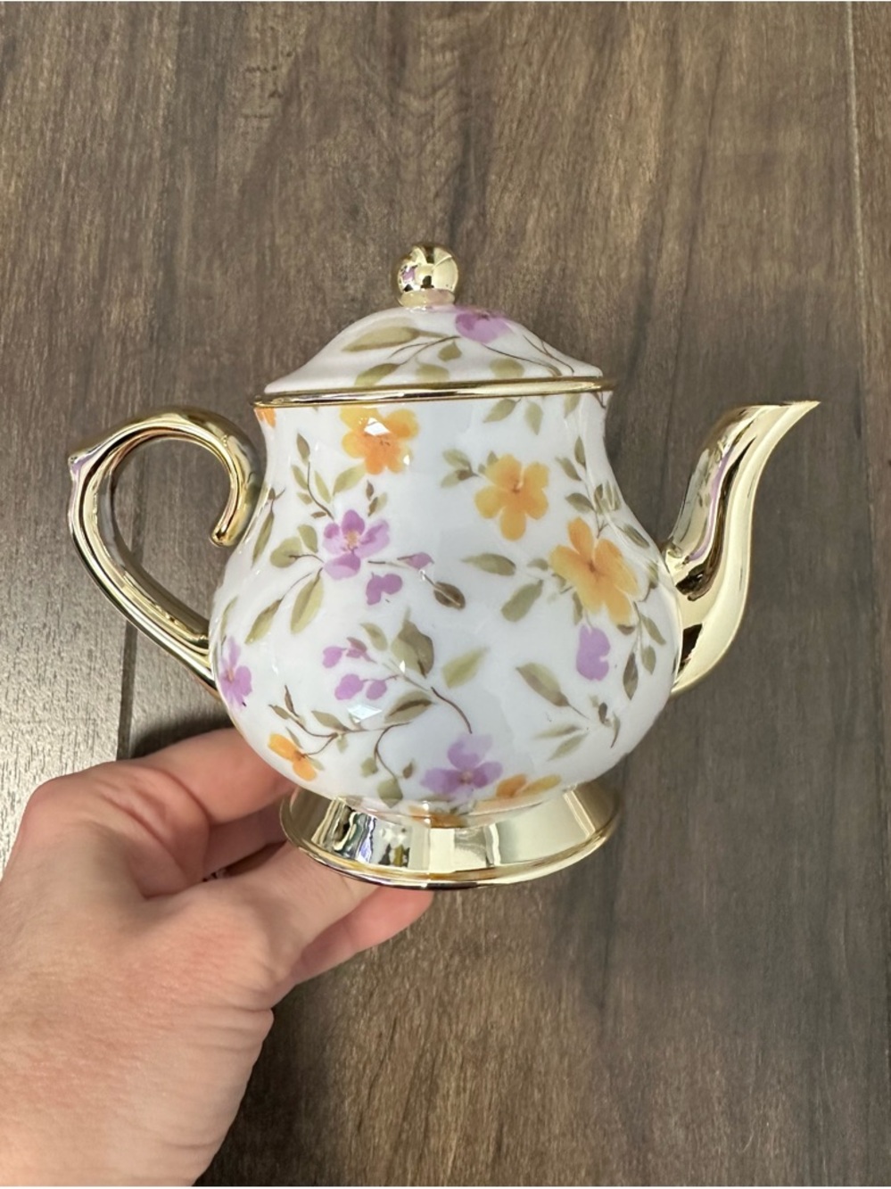 Bath & Body Works Floral Teapot Wallflower Plug NEW. Scent control plug